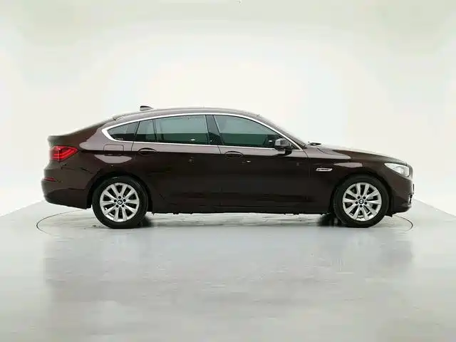 BMW 5 Series GT — миниатюра 8