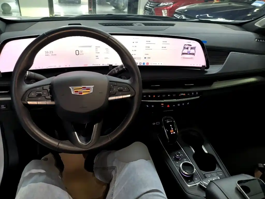 Cadillac XT4 — миниатюра 10