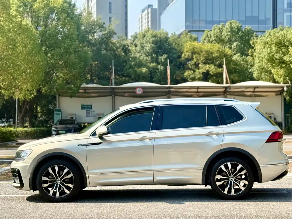 Volkswagen Tiguan L — миниатюра 3