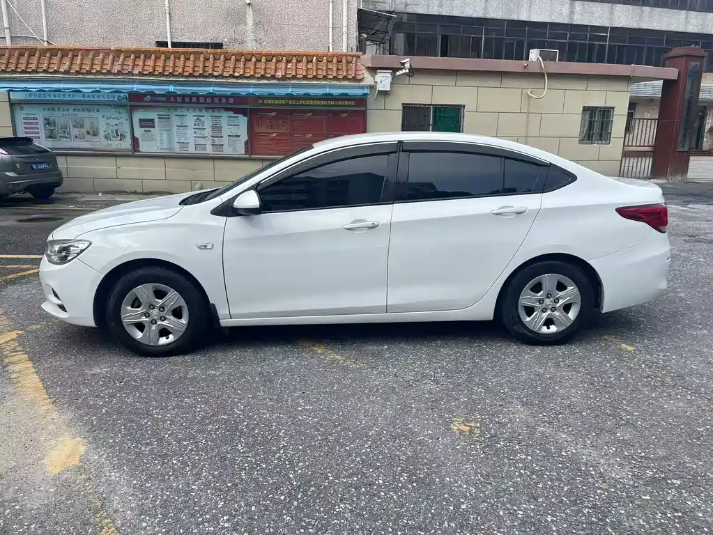 Chevrolet Cavalier — миниатюра 8