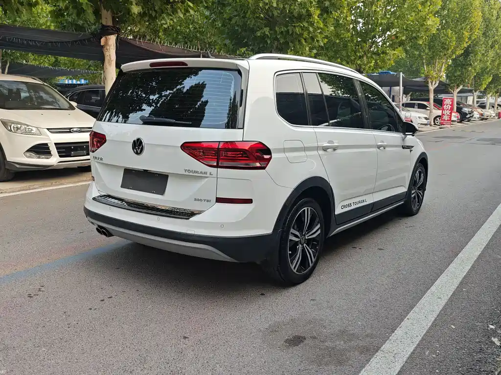 Volkswagen Touran — миниатюра 26
