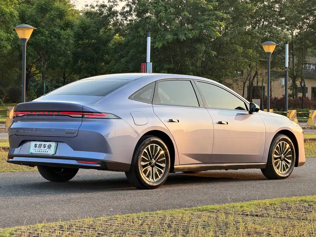 Nissan N6 — миниатюра 8
