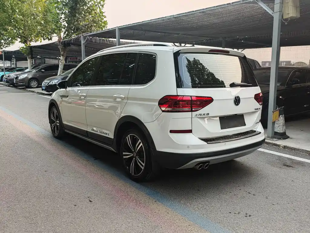 Volkswagen Touran — миниатюра 28