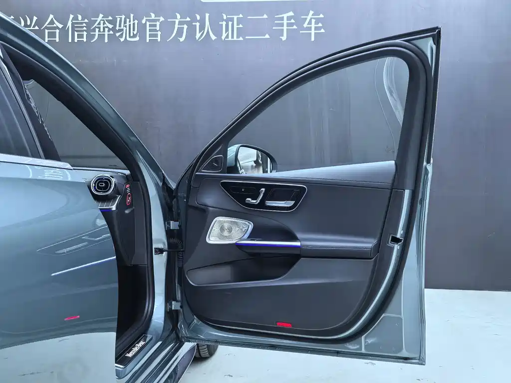 Mercedes-Benz C-Class — миниатюра 16