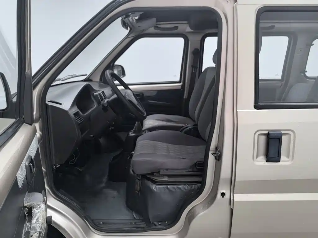 Wuling Rongguang — миниатюра 10