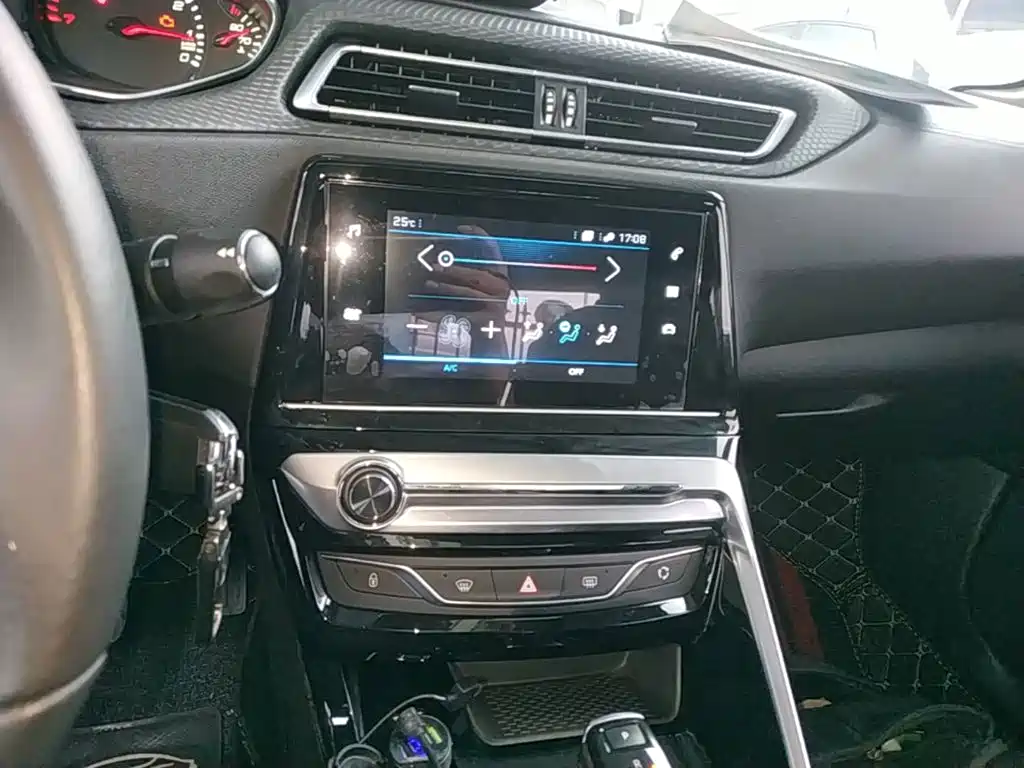 Peugeot 308 — миниатюра 13