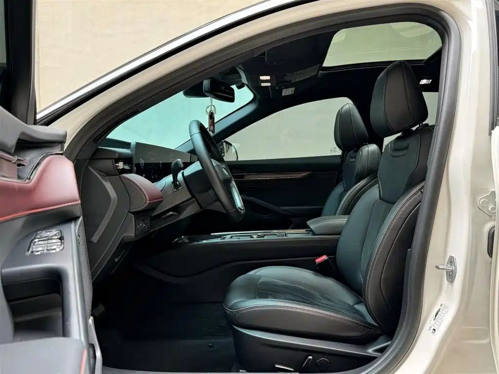 Ford Mondeo 2025 2.0T EcoBoost