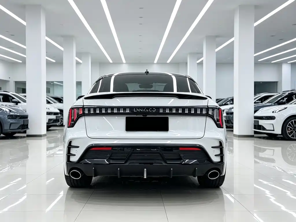 Lynk & Co 03 — миниатюра 8