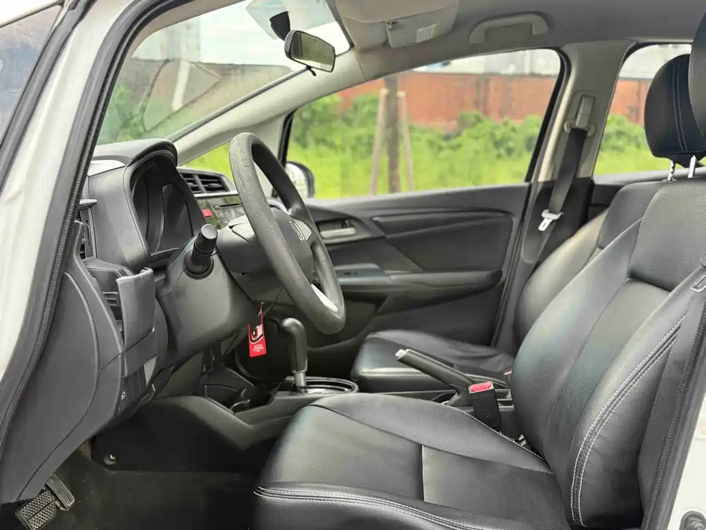 Honda Fit — миниатюра 6