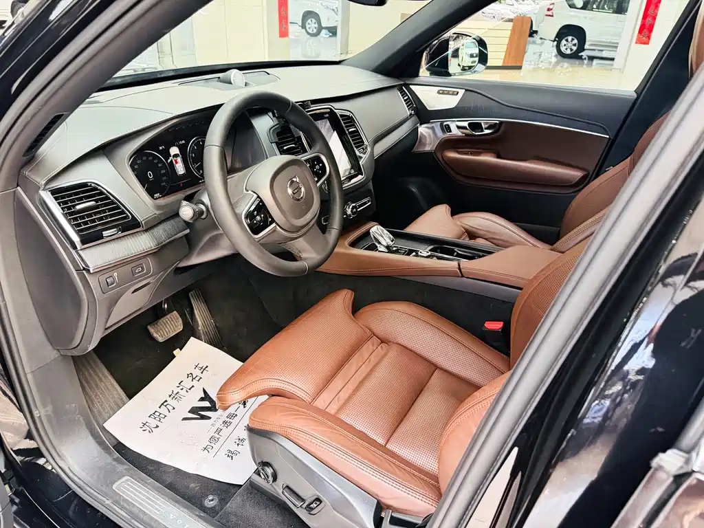 Volvo XC90 — миниатюра 3