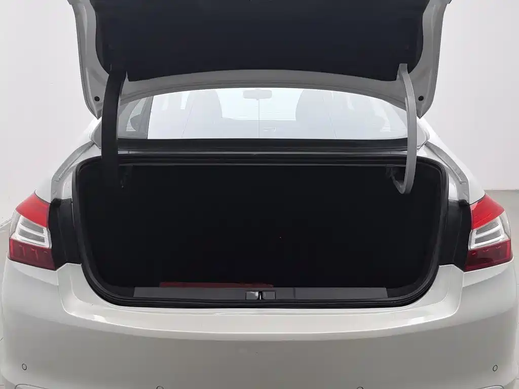 Peugeot 408 — миниатюра 16