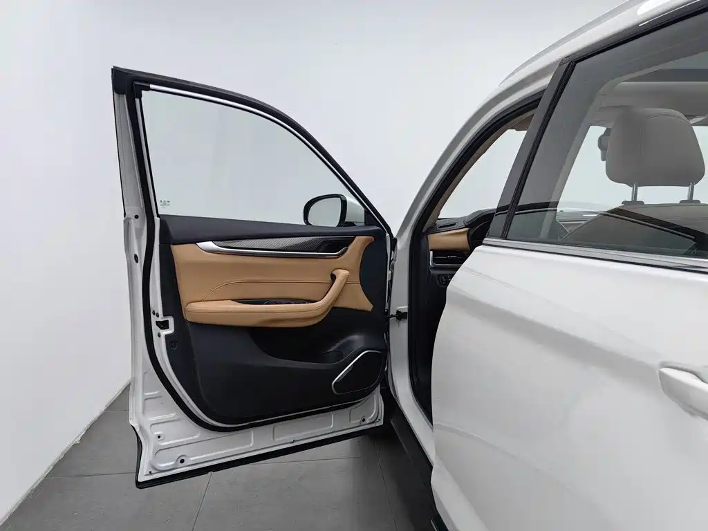 Zhonghua V7 — миниатюра 8
