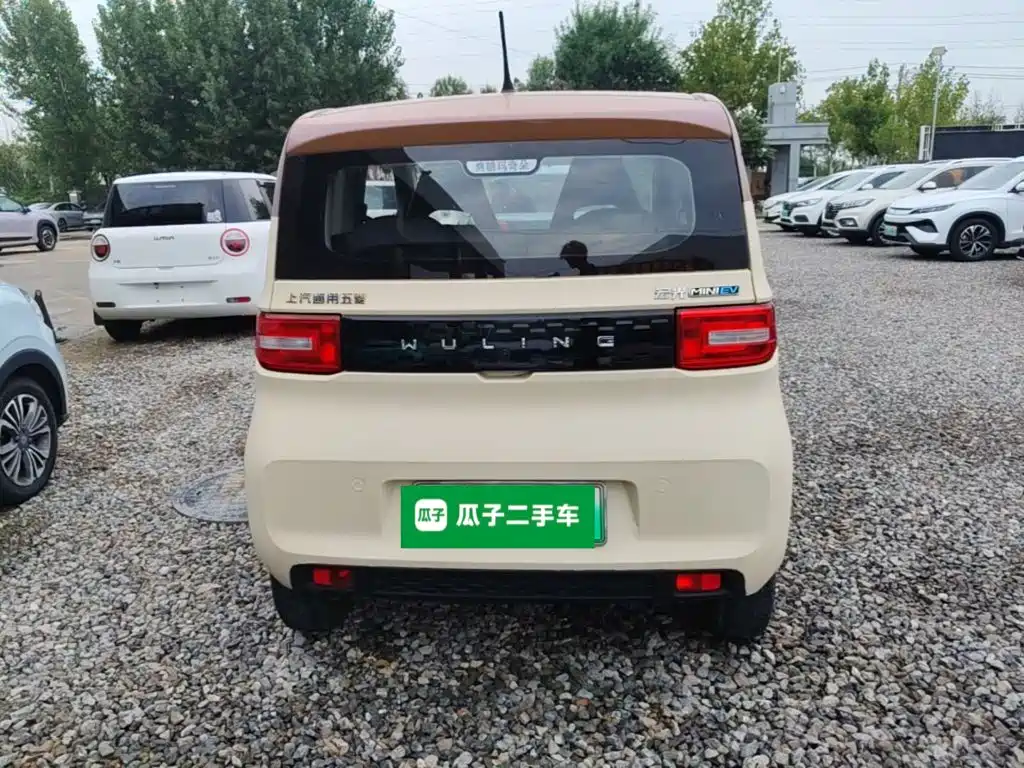 Wuling MINIEV — миниатюра 6