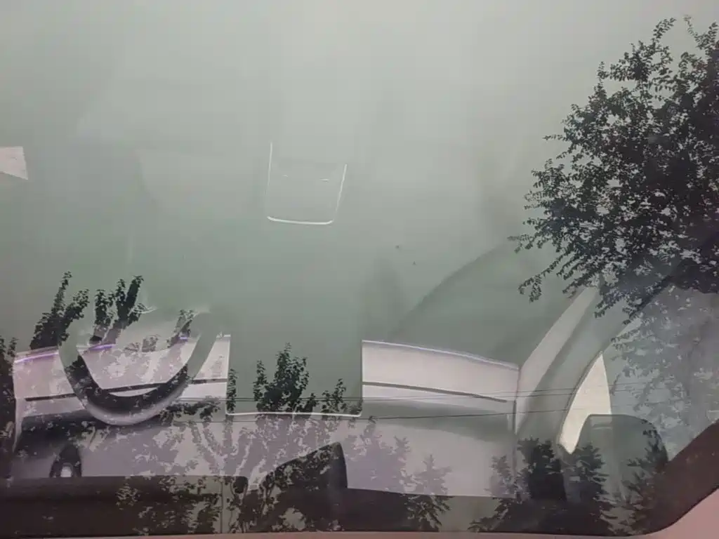 Tesla Model Y — миниатюра 18
