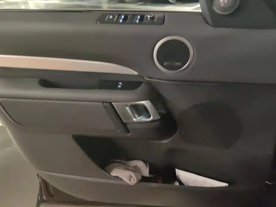 Land Rover Discovery — миниатюра 7