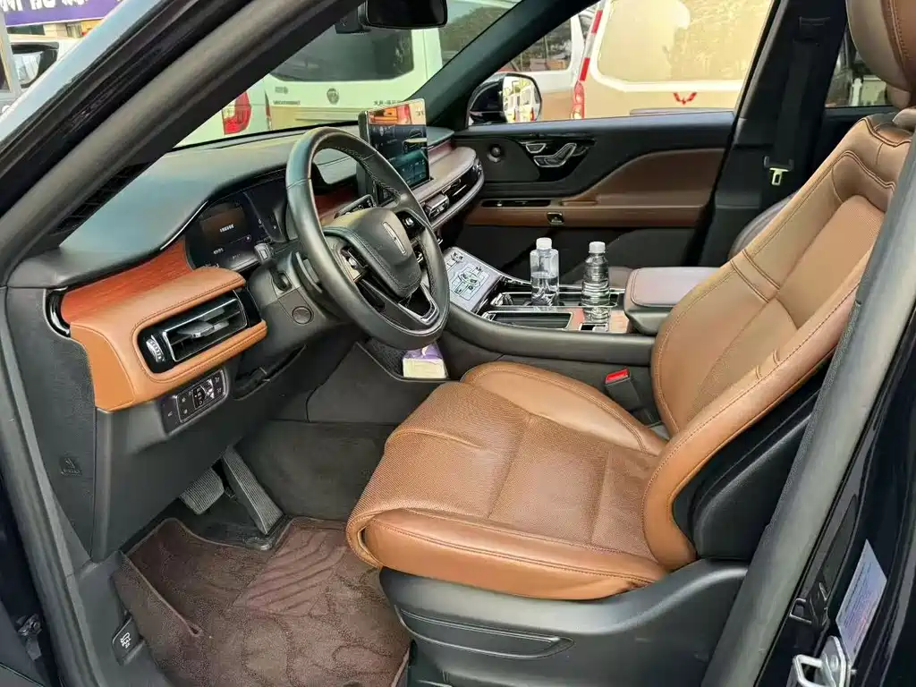 Lincoln Aviator — миниатюра 4