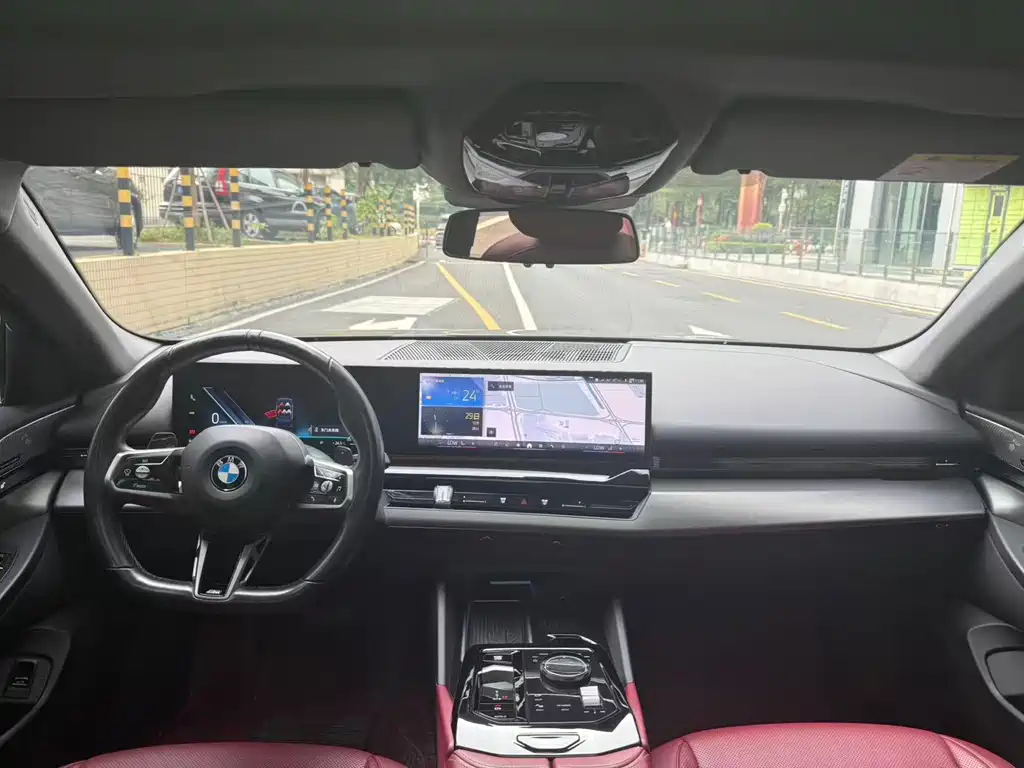 BMW 5 Series — миниатюра 6