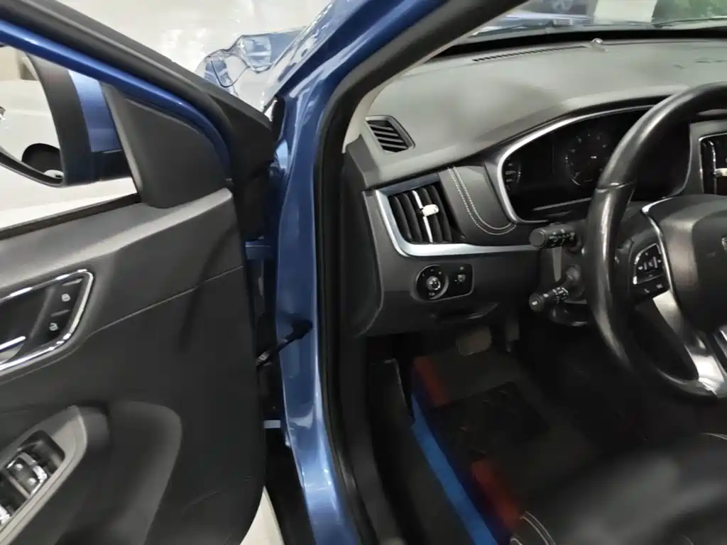 Roewe RX5 — миниатюра 16