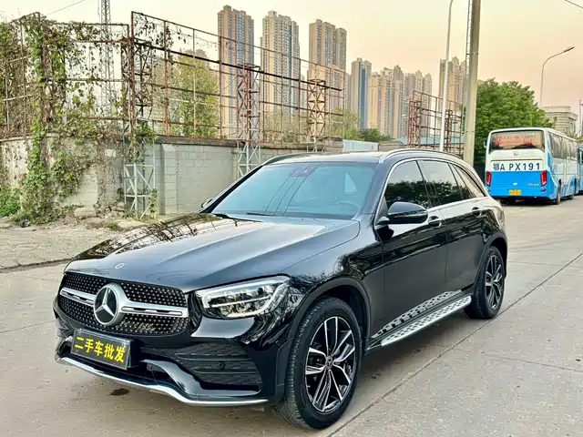 MERCEDES BENZ GLC
