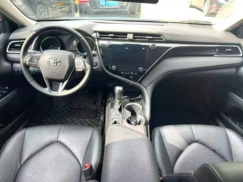 TOYOTA CAMRY