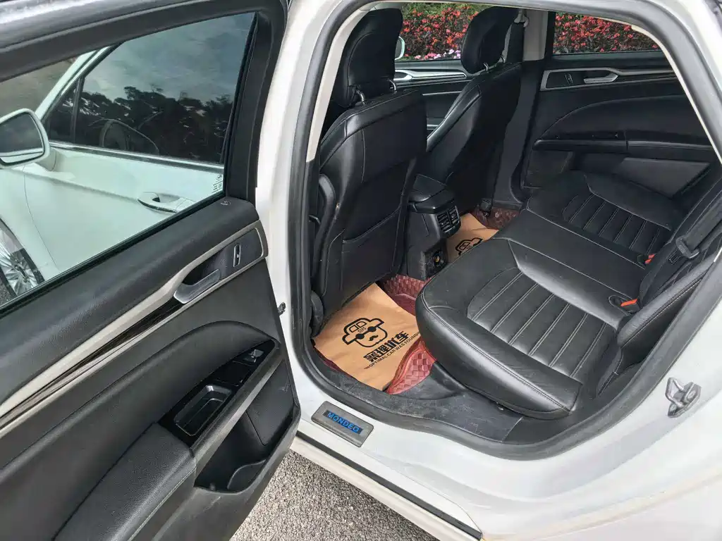 Ford Mondeo — миниатюра 6