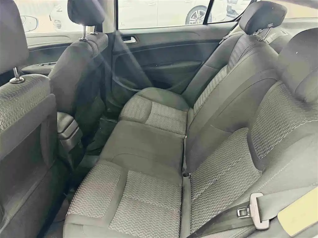 Peugeot 308 — миниатюра 20