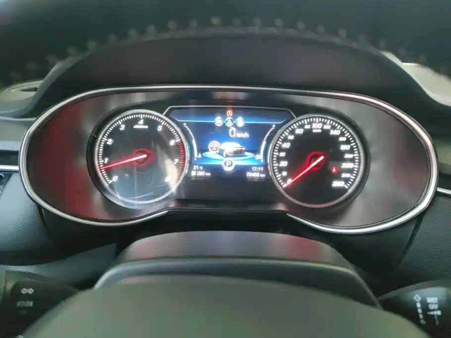 Hongqi Hongqi H5 — миниатюра 14
