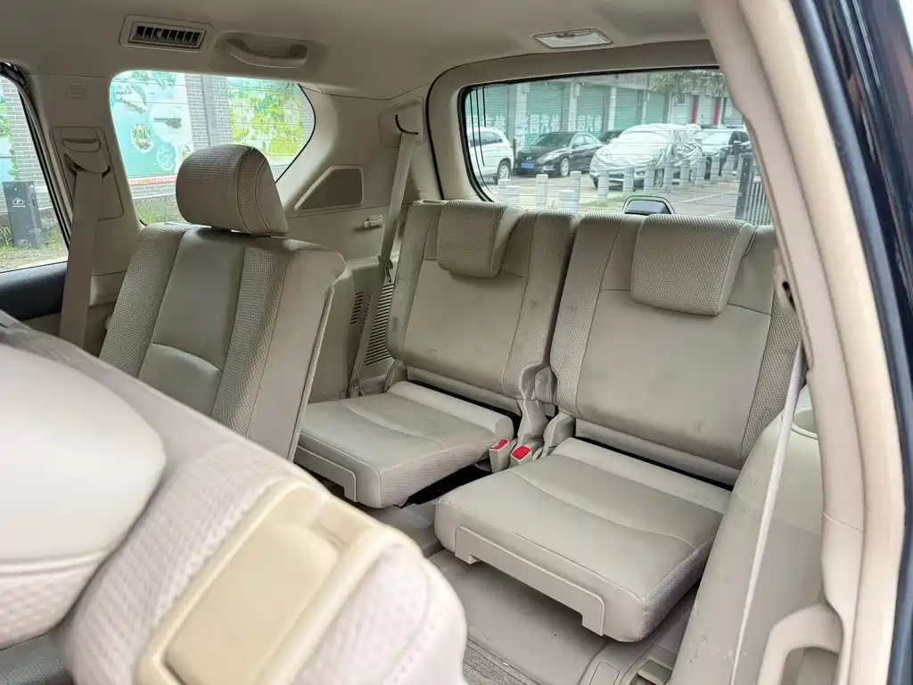 Toyota Land Cruiser Prado 2010 2.7L AT Standard