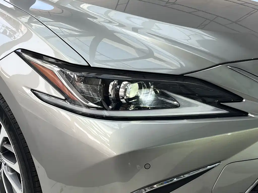 Lexus ES — миниатюра 19