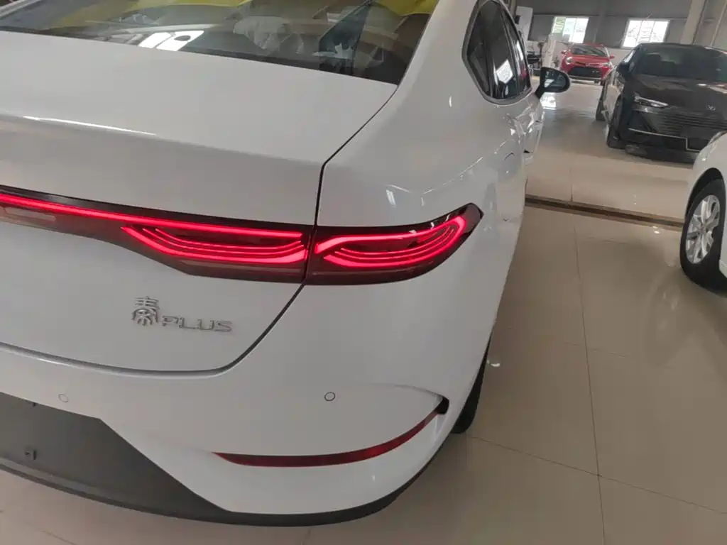BYD Qin Plus PLUS 2025 DM-i Smart Drive 128KM
