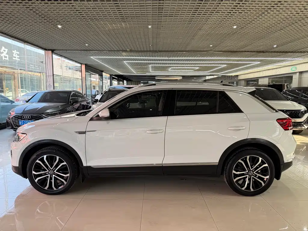 VOLKSWAGEN T ROC EXPLORING SONGS