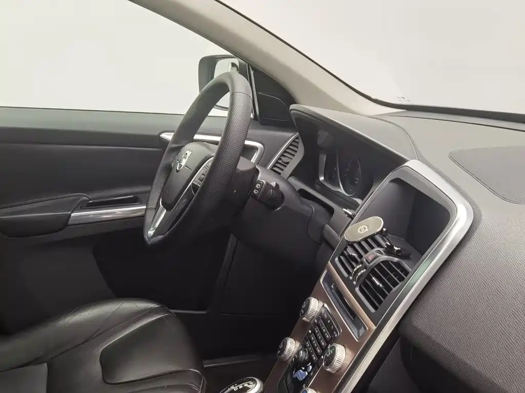 Volvo XC60 — миниатюра 22