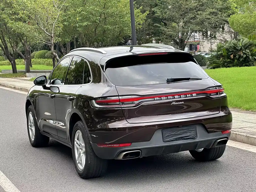 Porsche Macan — миниатюра 3