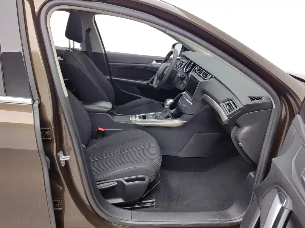 Peugeot 408 — миниатюра 23