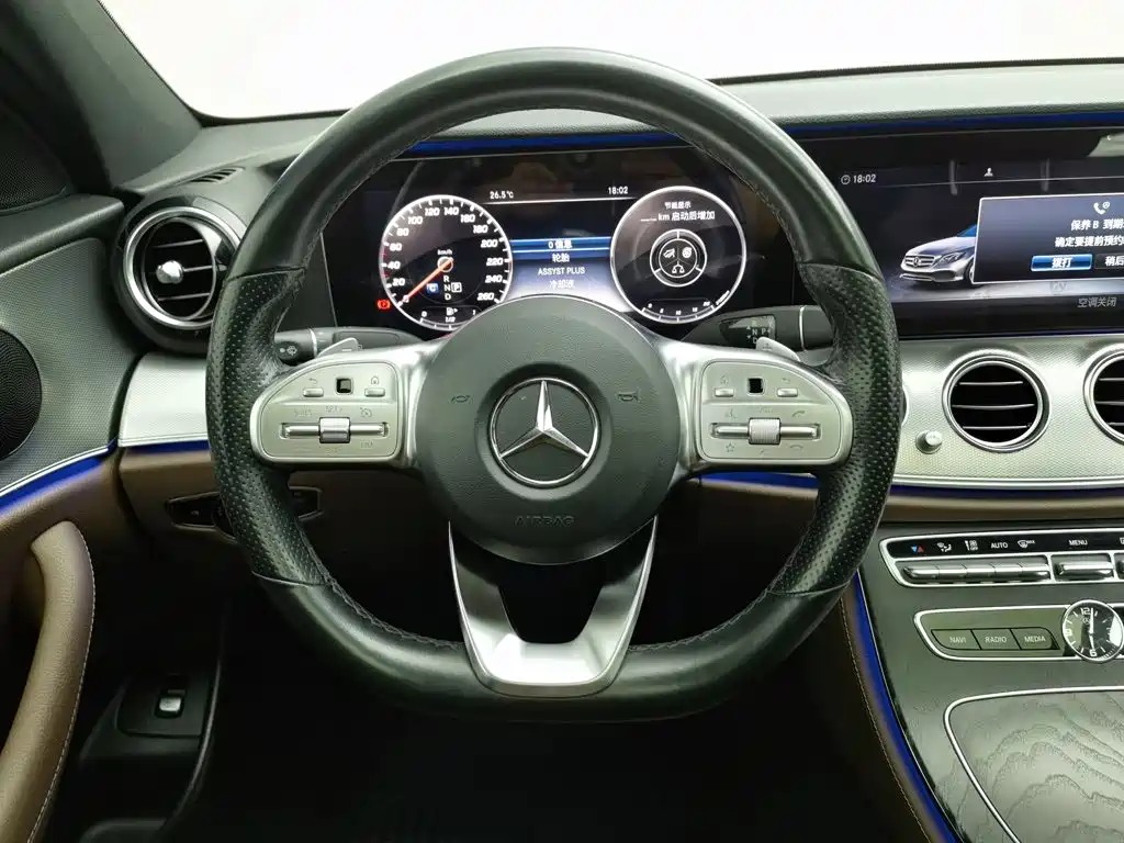 Mercedes-Benz E-Class (Import) — миниатюра 11