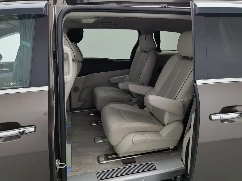 Buick GL8 — миниатюра 15