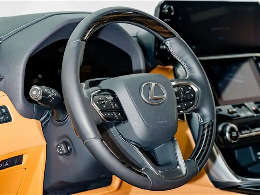 Lexus LX 2025 700h