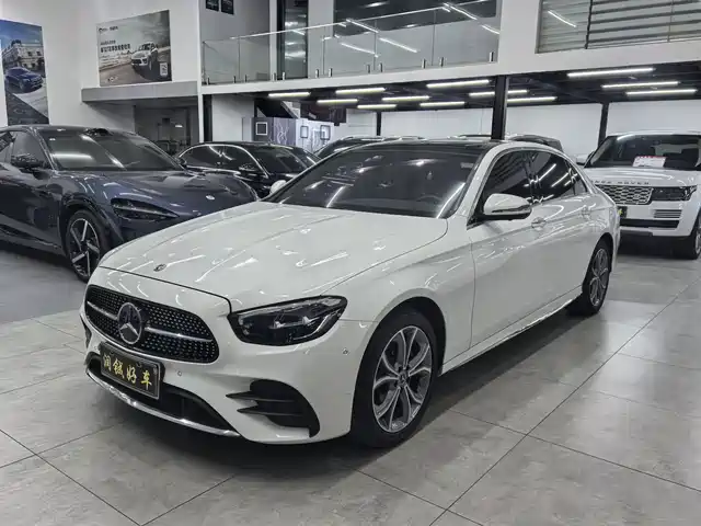 MERCEDES-BENZ E CLASS