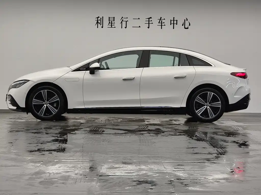 Mercedes-Benz EQE 2025 500 4MATIC Luxury