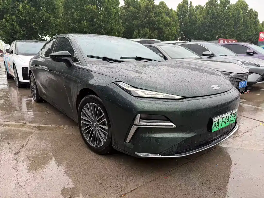 Geely Galaxy Galaxy 8 8 2025 130km EM-i Luxury