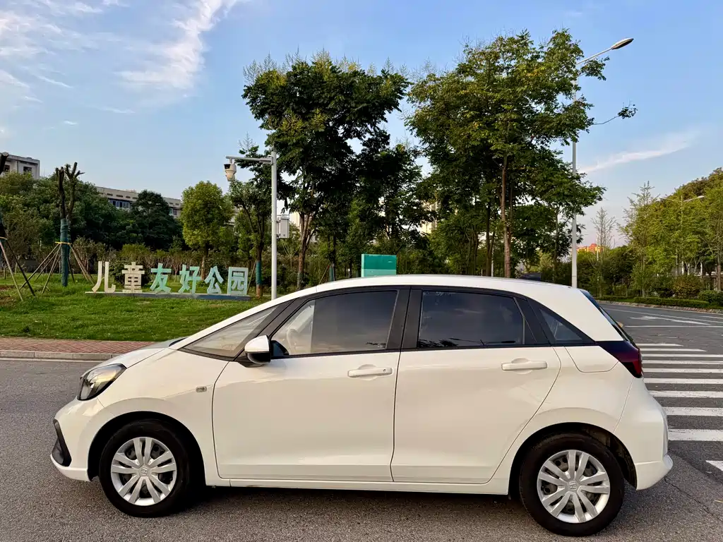 Honda Fit — миниатюра 13