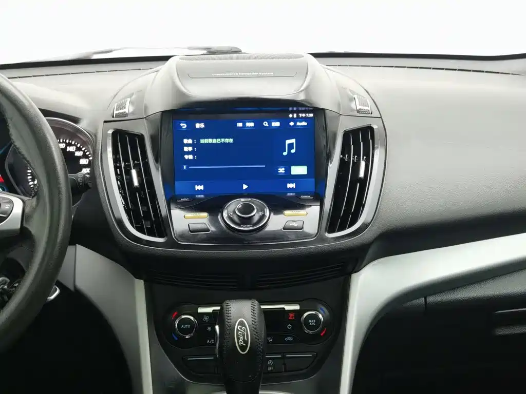Ford Kuga — миниатюра 12