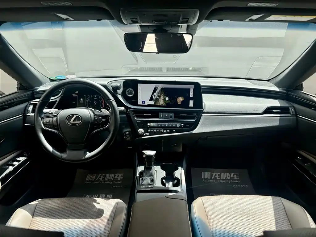 Lexus ES 2022 300h