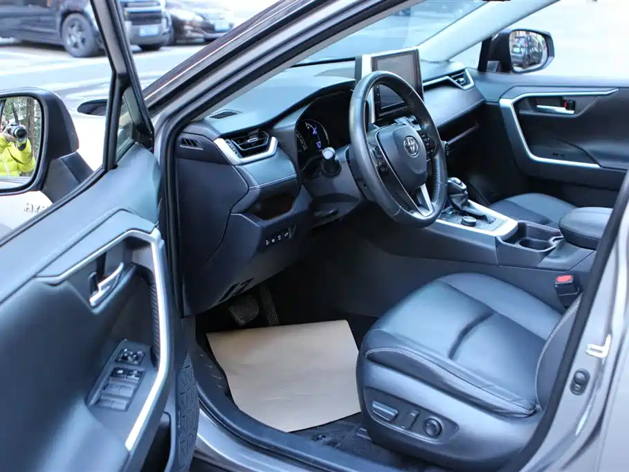 TOYOTA RAV4 RONGFANG