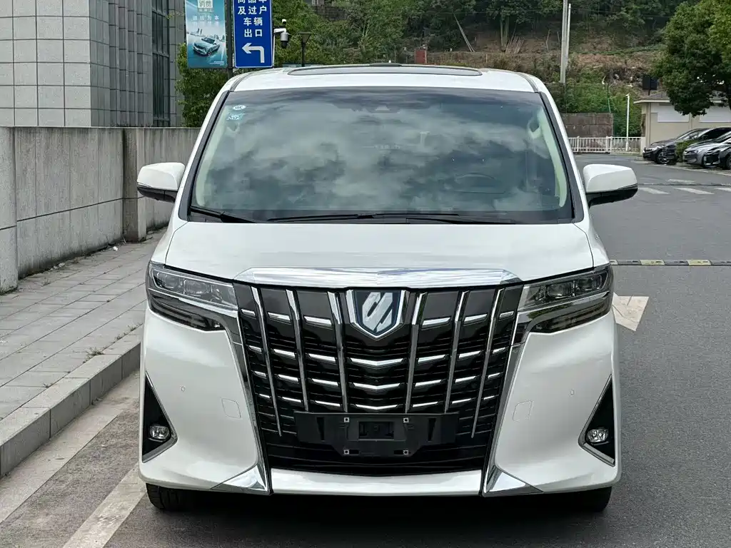 Toyota Alphard 2023
