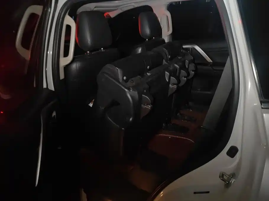 Mitsubishi Pajero Sport (Import) — миниатюра 11