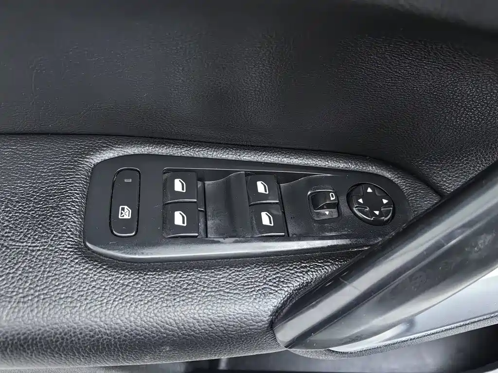 Peugeot 408 — миниатюра 9