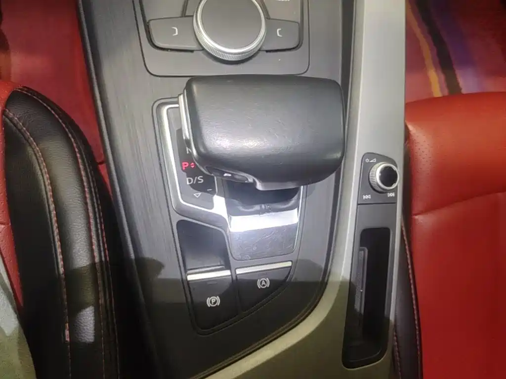 Audi A4L — миниатюра 14