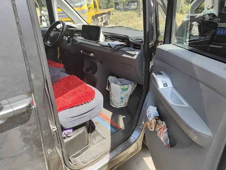 Foton Fengjing i — миниатюра 8