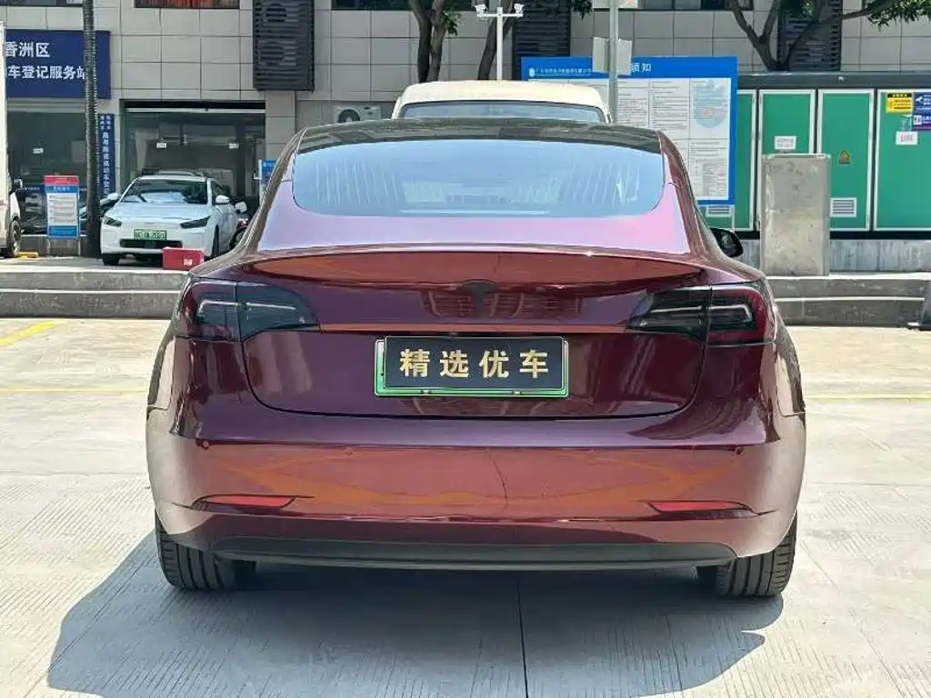 Tesla Model 3 — миниатюра 8